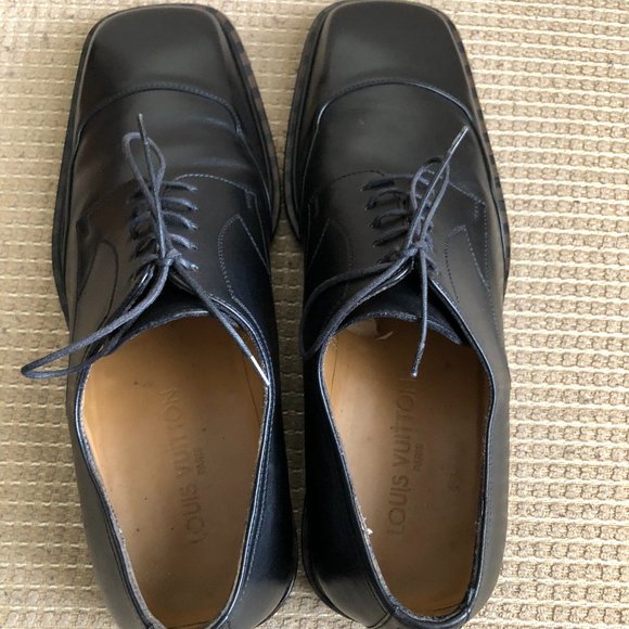 Louis Vuitton Men\'s Black Dress Shoes . main image 4